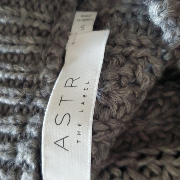 ASTR the Label Dora Pointelle Heather Grey Crew neck Knit Sweater puff sleeves - Picture 8 of 8